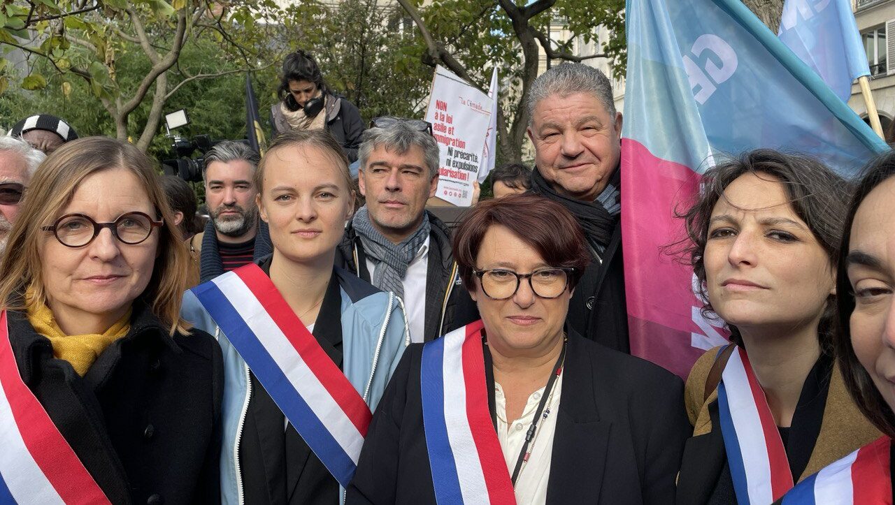 Oui à la régularisation des travaileur.euses sans-papiers