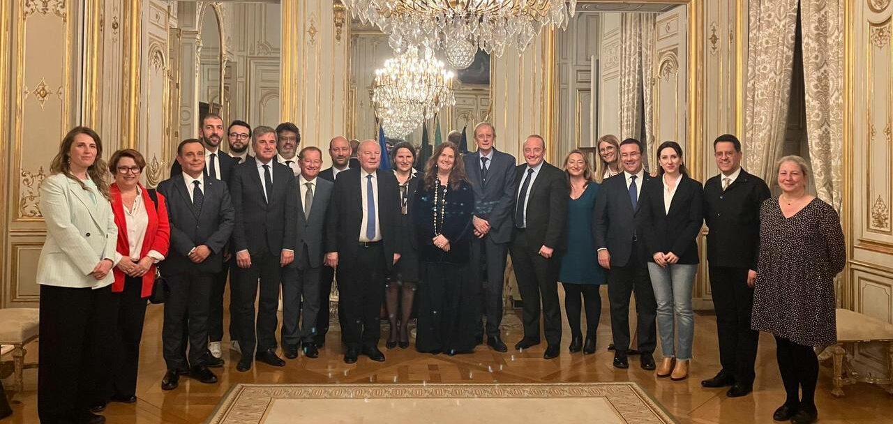 Première réunion de travail avec la commission France-Italie